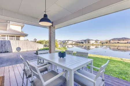 Stayau Magnificent Lakefront Villa Stunning Views