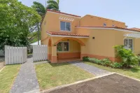 Nianna Chatham Hotels in 