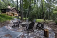 BEAR'S DEN  - Spacious mountain home on river game room & fire pit in Burlingame