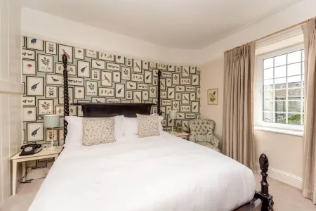 Widbrook Grange Отели рядом с достопримечательностью «Yellowtail Camping»