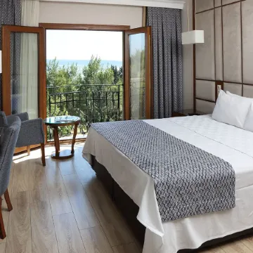 Golden Lake Hotel