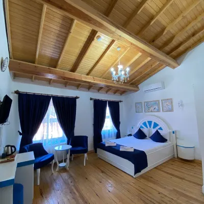 BUYUKADA MAVI Palas Hotel Отели рядом с достопримечательностью «Торговый центр Maltepe Park»