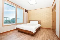 Jeju Ilsung Beach Condo Các khách sạn gần Dolgeobugi Suseok Bakmulkwan