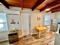 Cottage 34: Coconut Cottage - Waterfront Lodging in Downtown Tavares, FL Hotels in Tavares