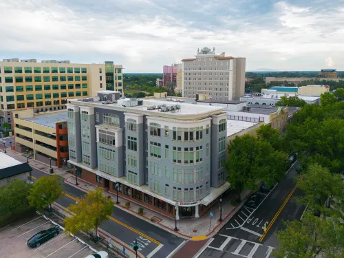 Heart of Downtown Lakeland - Urban Luxury Loft. Studio + Memory Foam Sofa Bed