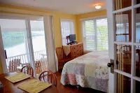 Romantic Cabin on-The-Water-Breathtaking View-Beach Fire Pit! Avail Jun/Sep'26