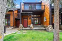 Cozy Gas Fireplace and Access to Upper Village Pool - Charming Retreat