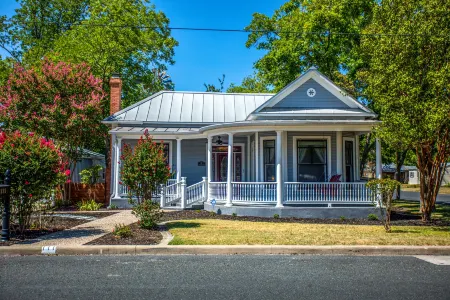 Hot Tub and Cozy Outdoor Fire Pit - Elegant Victorian Oasis