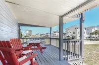 Charming Getaway with Beach Access and Cozy Comforts - Delightful Retreat