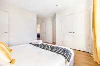 Stylish Fresh Historic Apt w/ Downtown Views