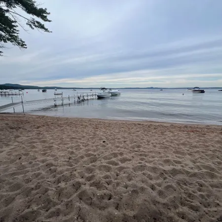 Sebago, newer construction, lake access, AC, 3bd2.5bth, Long Beach neighborhood