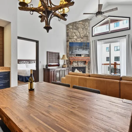 Westgate 1BR with private balcony, mountain views, resort amenities, multiple pools, tennis, spa