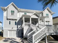 Luxurious Oasis with Golf Course and Pool - Tranquil Escape