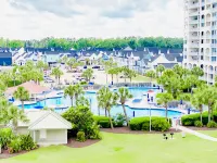 Stunning Waterway Views and Expansive Saltwater Pool - Luxurious Retreat