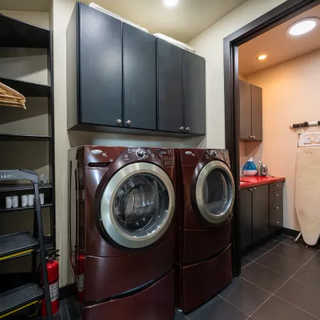 Deer Valley Penthouse, Mountain Views, Balcony with Grill, Walk to Hiking and Biking Trails
