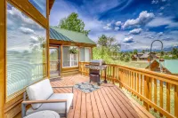 Mountain Views and Private Hot Tub - Dazzling Modern Escape