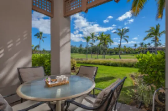 Luxurious Townhome with Resort Amenities - Exquisite Island Retreat