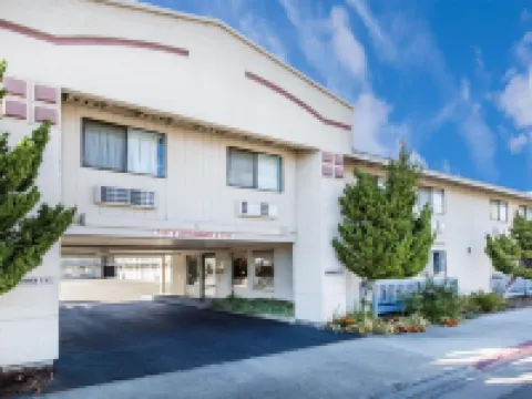 Super 8 by Wyndham Bishop Hotels in Bishop