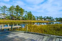 Cottages on Whites Creek house near beach w/private W/D, shared pool, free WiFi