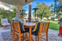 Charming Spanish Villa with Mountain Views - Tranquil Retreat