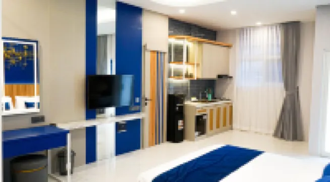 Rosalyne Sleepbox Stasiun Tugu