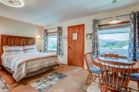 Gorgeous Beacon Lodge - Oceanfront Retreat, Stunning Views Hotels in Otter Rock