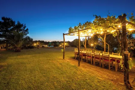 Villa La Lespa w/ Private Pool Billiards and Lake View