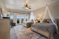 Paradise by the lake - Lonestar Lakehouse