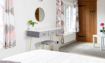 Tranquil Luxe in Country Cottage