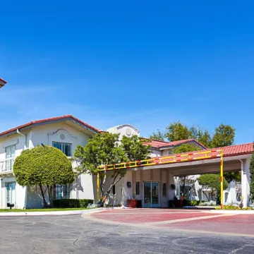 Motel 6 Dallas, TX - Market Center Отели рядом с Аэропорт Лав-Филд