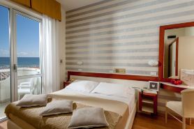 Hotel Aristeo Rimini fronte mare