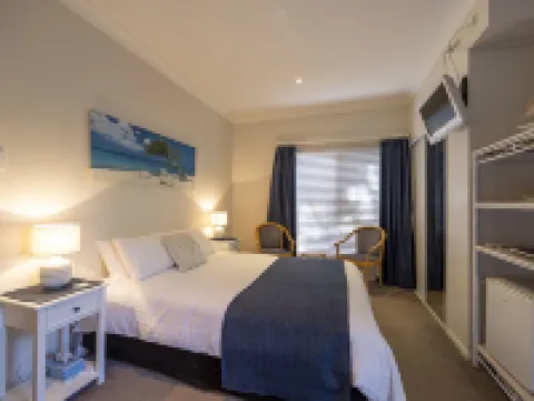 Beachhouse Bed and Breakfast Hotels in Redcliffe