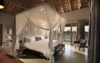 Mhondoro Safari Lodge & Villa Hotels in Lephalale Local Municipality