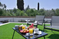 Villa Bratou Aqua Sleeps 4 with Garden