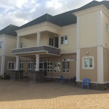 Santarosa Suites & Bar