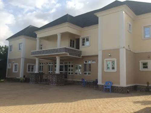 Santarosa Suites & Bar