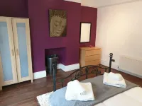 South Shield's Hidden Gem Garnet 3 Bedroom Apartme Hotels in South Shields