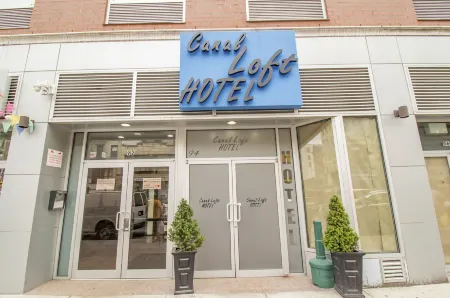 Canal Loft Hotel Отели рядом с достопримечательностью «St Elizabeth Ann Seton Shrine»