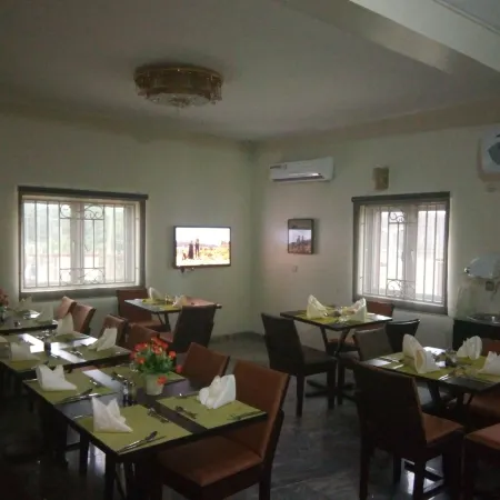 Orchid Suite & Apartment