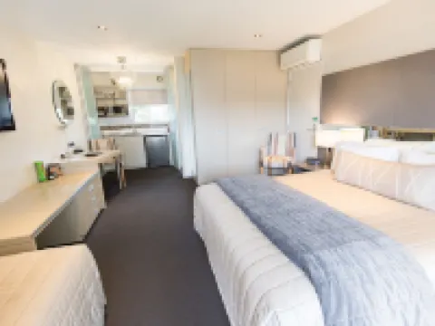Airport Gateway Motor Lodge Hotels near Burnside