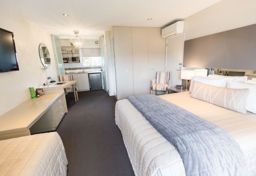 에어포트 게이트웨이 모터 로지