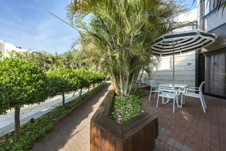 Riviera by Isrotel Collection Отели в г. Эйлат