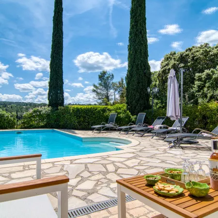 Le Clos des Oliviers Отели в г. Каркес