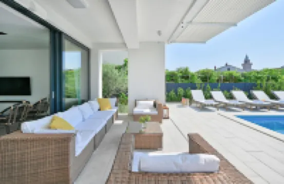 5-Bedroom Villa Near Split with Pool Hotels in Kastel Stafilic