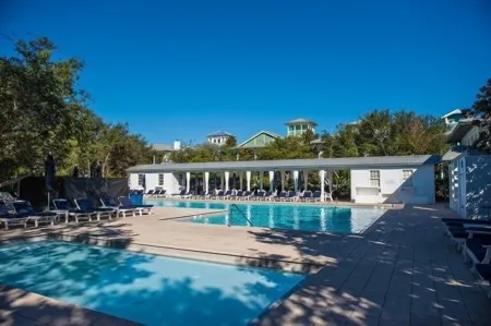 Breakers Plus Carriage House 4 Bedroom Home by RedAwning