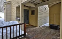 Skiers! Fox Hollow 2br/2ba Condo. Across From Pico, Minutes To Killington 2 Bedroom Condo Hotels in Mendon