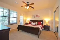 Palm View Place 3 Bedroom Condo by Redawning - parking