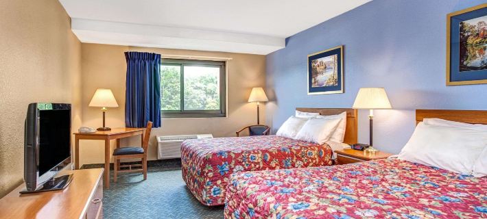 Super 8 by Wyndham Mahwah Hotels in Bergen County