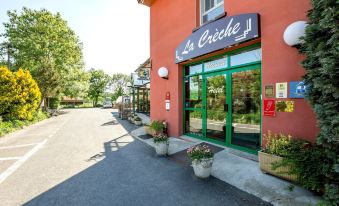 Hôtel Restaurant la Crèche et sa Piscine intérieure - Logis Hôtels