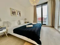 OneLuxStay Near Diamond District Hotels in 